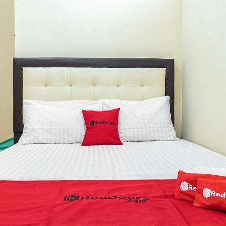 Reddoorz Syariah @ Jalan Setiabudi Medan 3 Exteriör bild