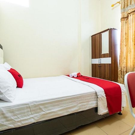Reddoorz Syariah @ Jalan Setiabudi Medan 3 Exteriör bild