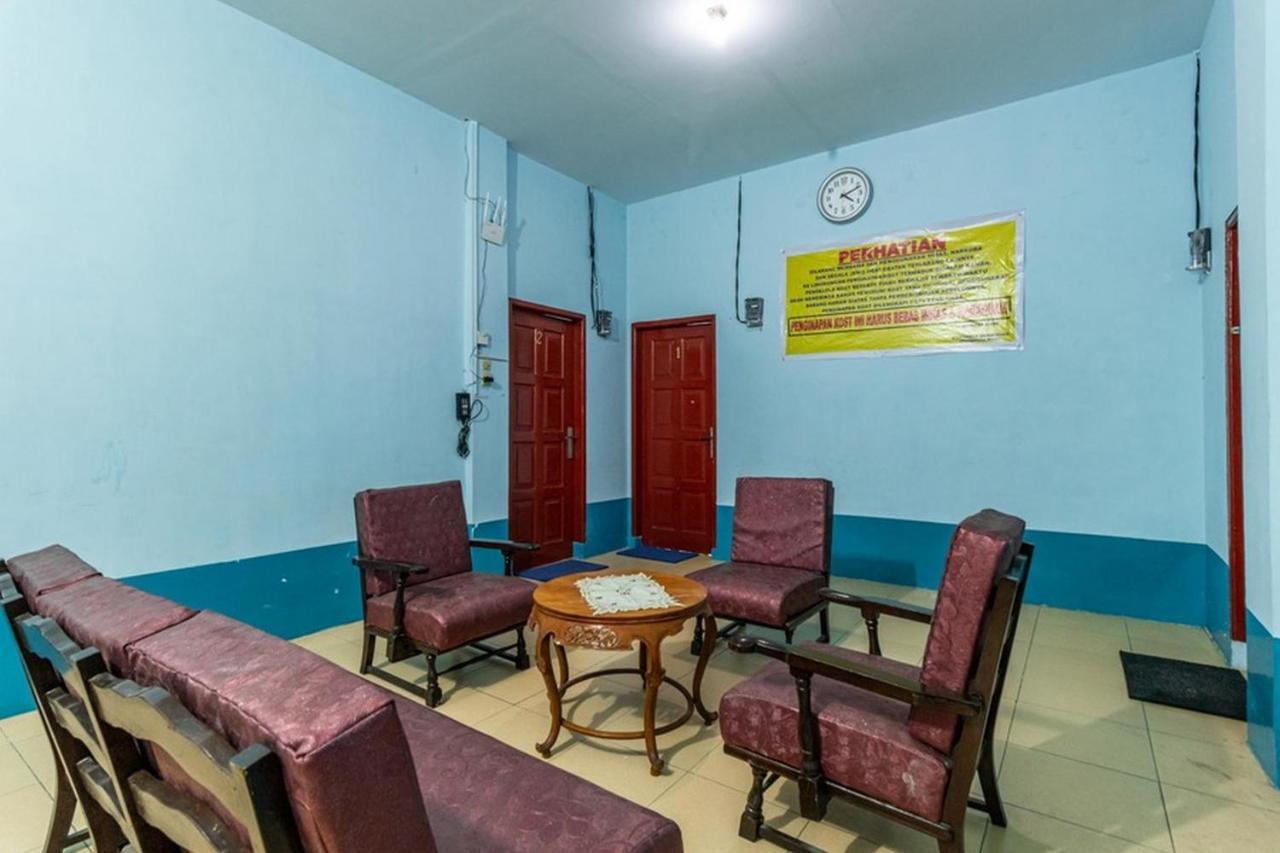 Reddoorz Syariah @ Jalan Setiabudi Medan 3 Exteriör bild