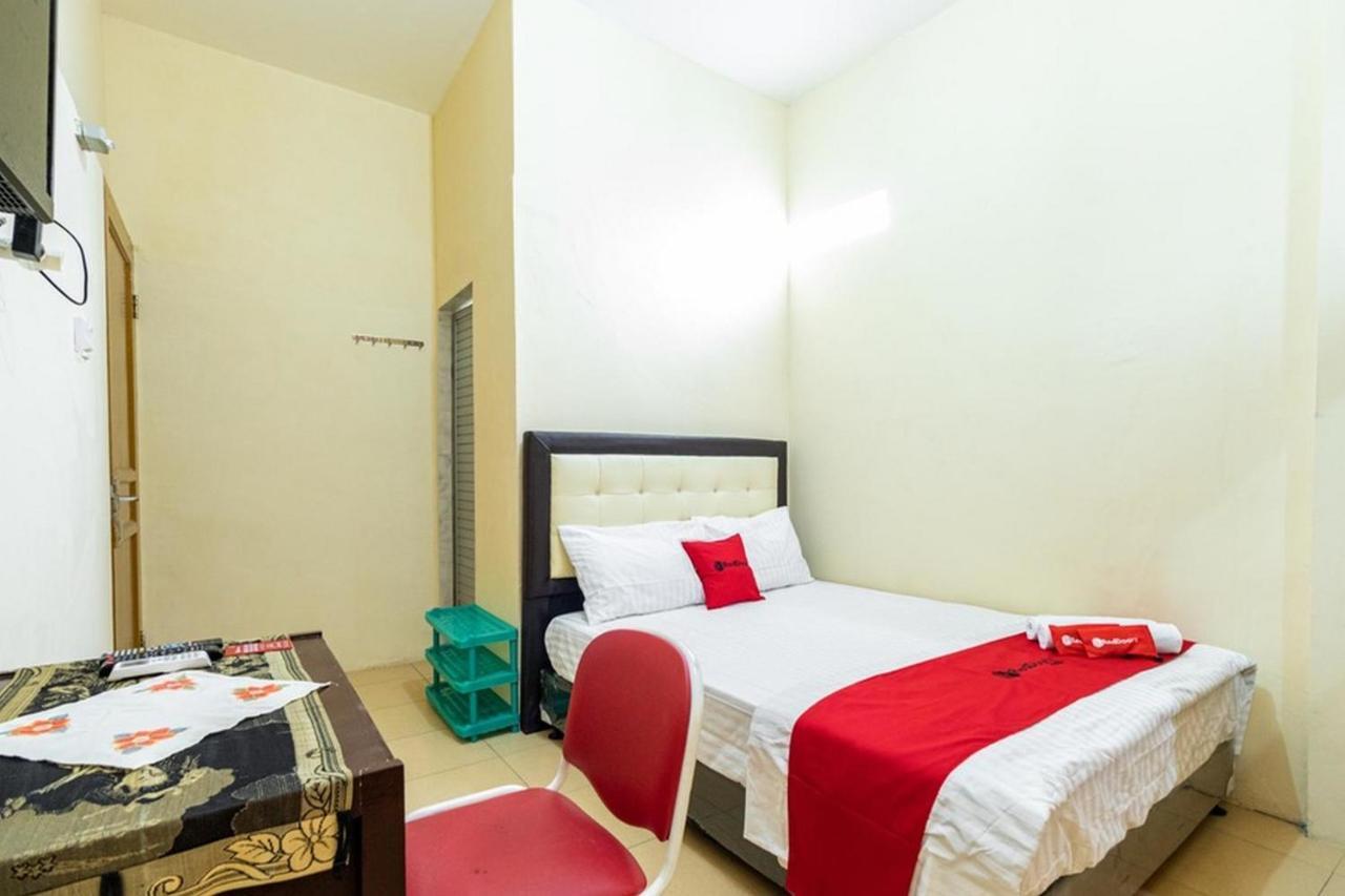 Reddoorz Syariah @ Jalan Setiabudi Medan 3 Exteriör bild