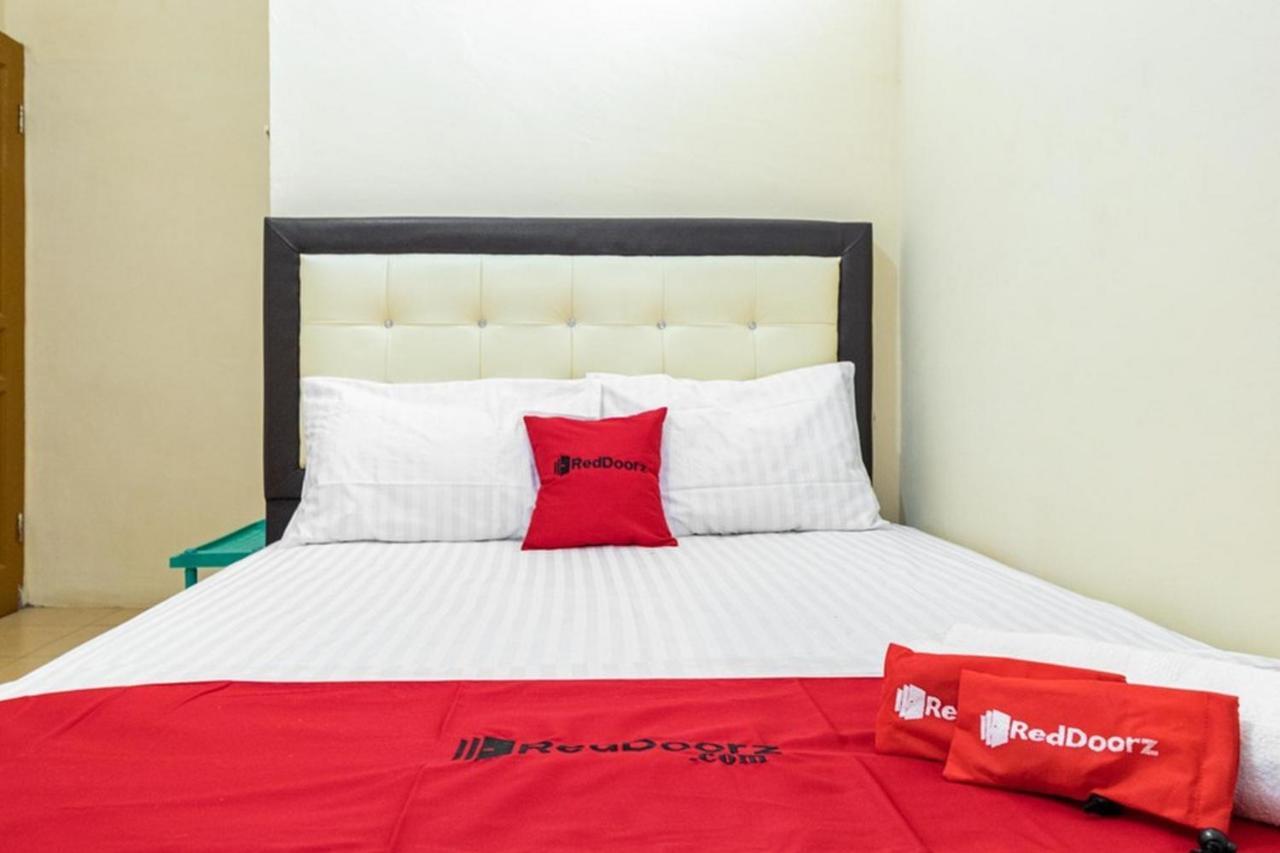 Reddoorz Syariah @ Jalan Setiabudi Medan 3 Exteriör bild