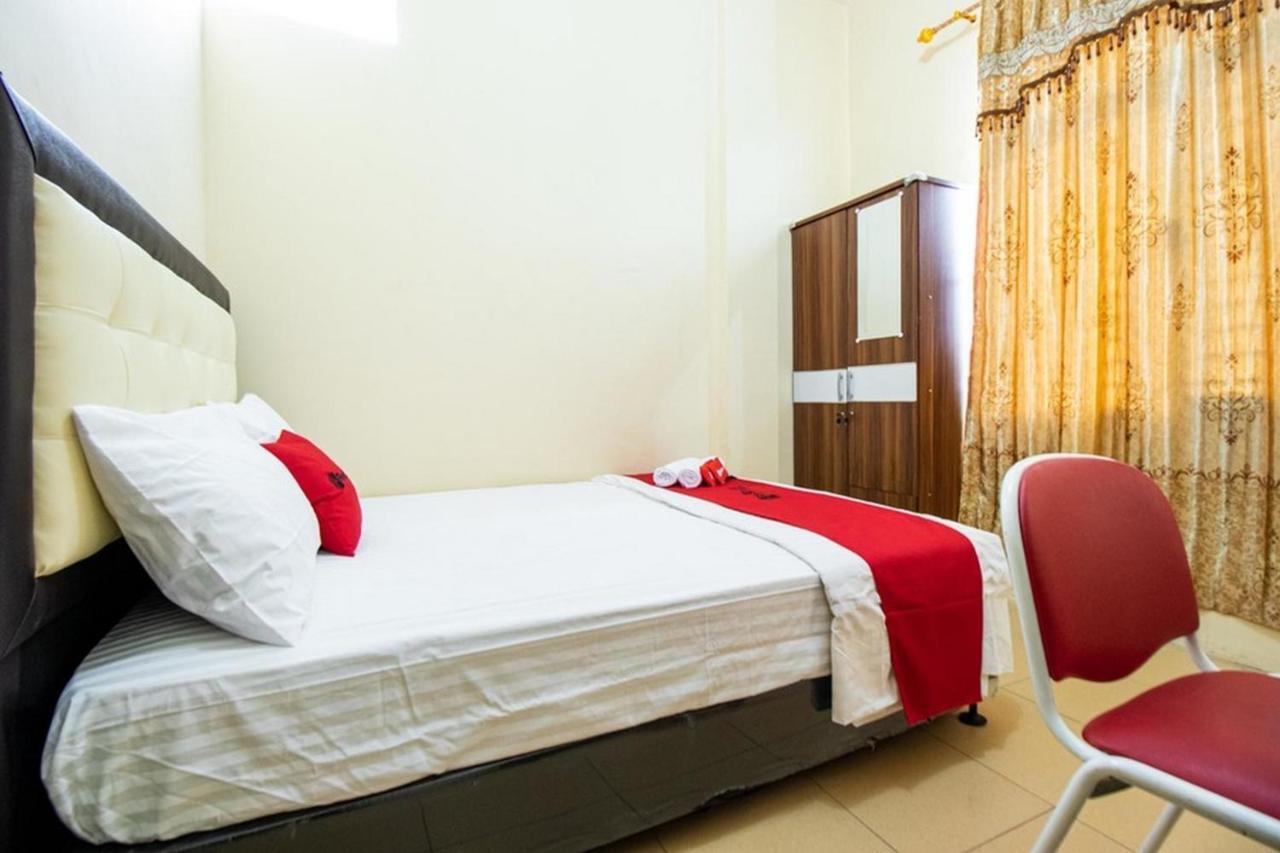 Reddoorz Syariah @ Jalan Setiabudi Medan 3 Exteriör bild