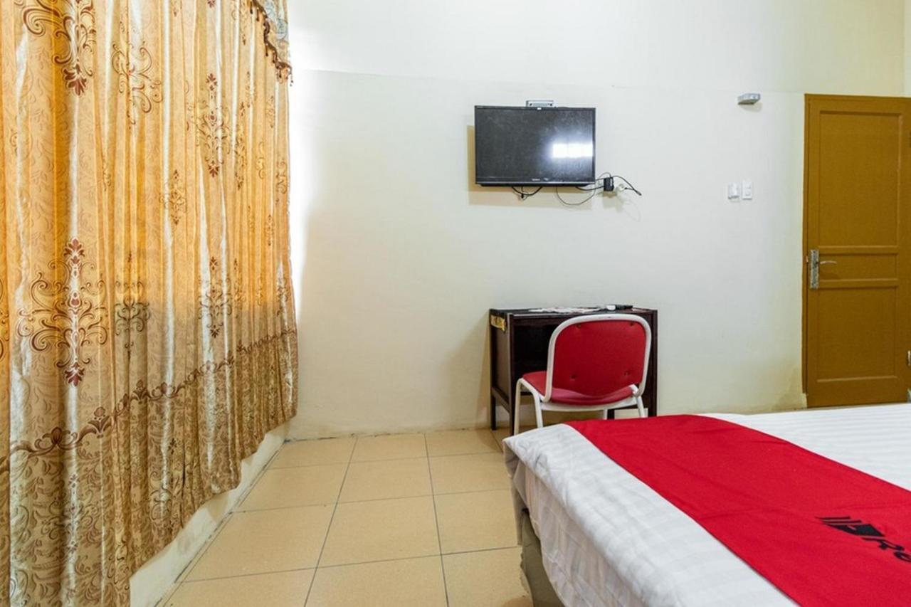 Reddoorz Syariah @ Jalan Setiabudi Medan 3 Exteriör bild